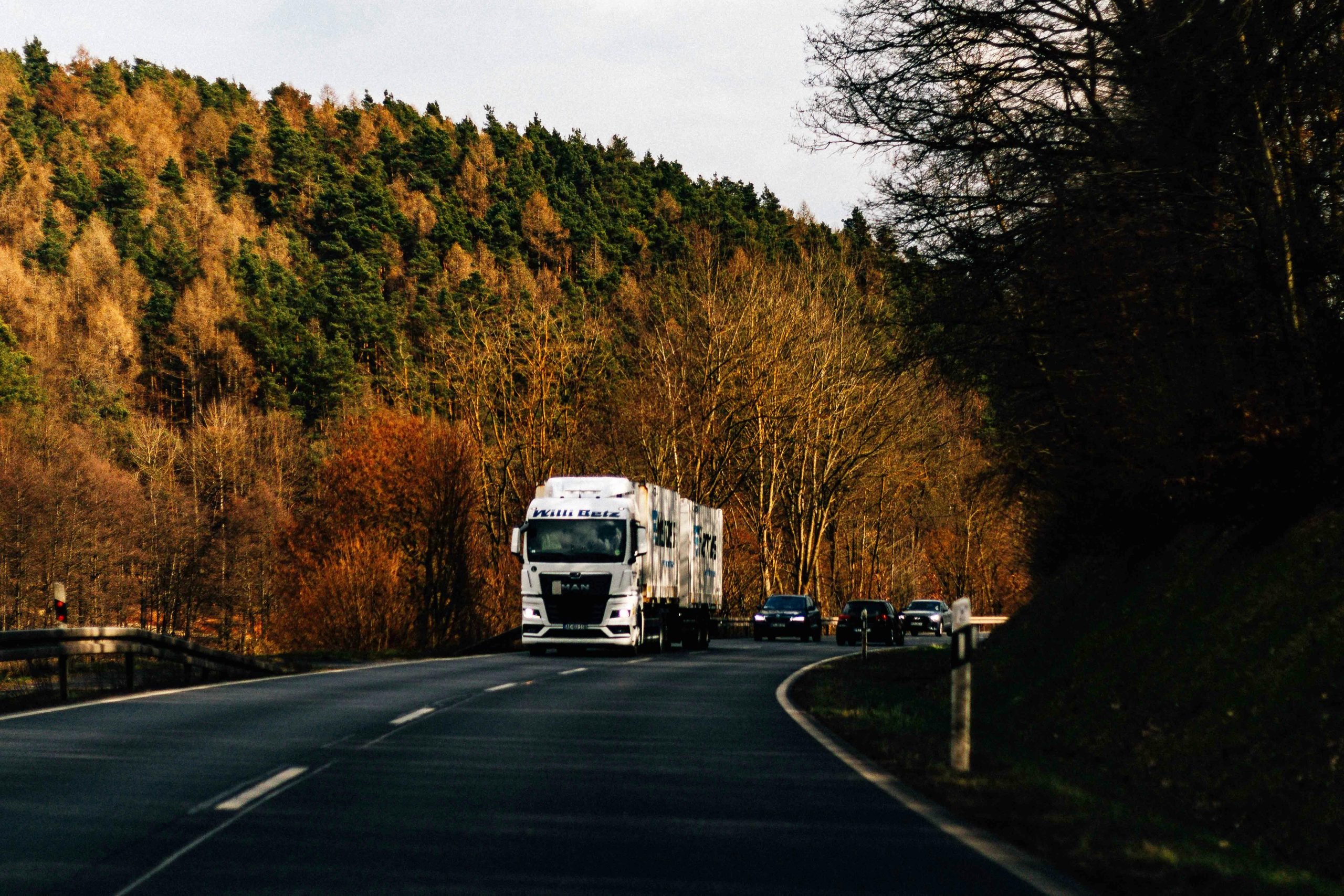 Delayed Shipments and Ways to Prevent Them: Partnering with Reliable Logistics Providers